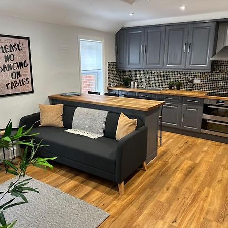 High Wycombe Centre- 2 Bed Flat Apartment Bagian luar foto
