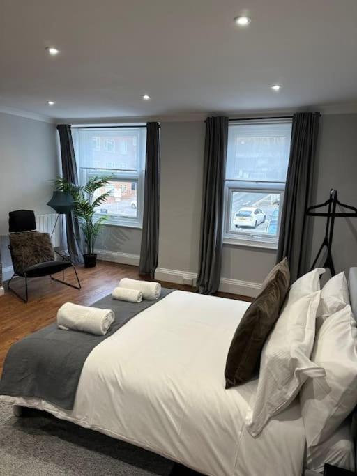 High Wycombe Centre- 2 Bed Flat Apartment Bagian luar foto
