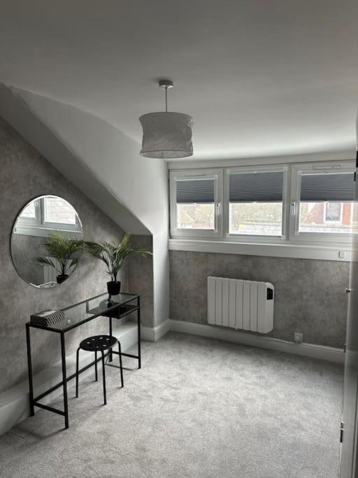 High Wycombe Centre- 2 Bed Flat Apartment Bagian luar foto